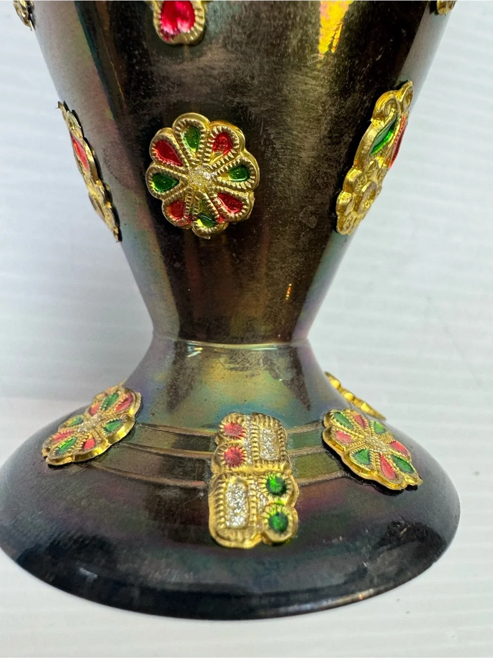 Indian? Iridescent Brass Vase Enamel Gem Medallion Scalloped Rim 6” Decor VTG